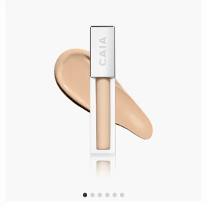 Caia - Caia concealer aldrig använd bara öppnad, råka köpa 2. Färgen är 1W. Pris kan diskuteras 