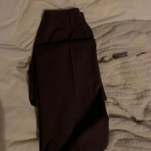 Bruna kostymbyxor💕 - Bruna kostymbyxor. Sparsamt använda💕 Storlek 36/s