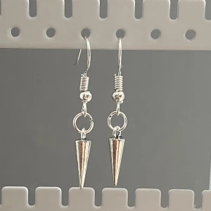 Örhängen  - Frakt 15kr inte spårar  