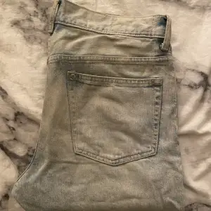 Vanliga blåa jeans 