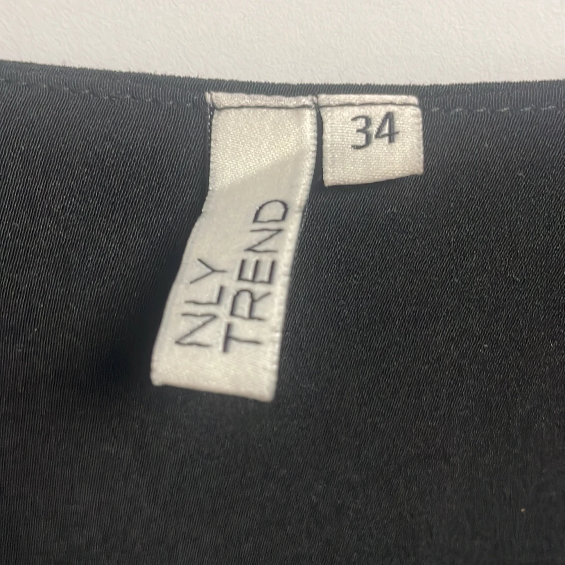 Svart blus - NELLY - 91