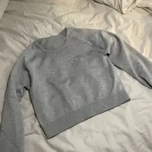 Croppad grå tränings tröja 