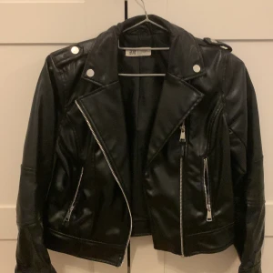 Skinjacka  - För liten på mig har aldrig andvänts 