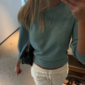 Stickad tröja  - Snygg blå stickad tröja från bikbok💙trekvarts tröja