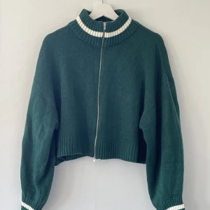 Stickad tröja med dragkedja - Grön stickad tröja med dragkedja