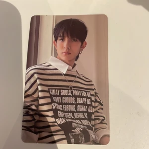 Photocard - Fick detta av en kompis ett tag sen, men tycker inte om k-pop längre så säljer det. Det är Heeseung från enhypen. 