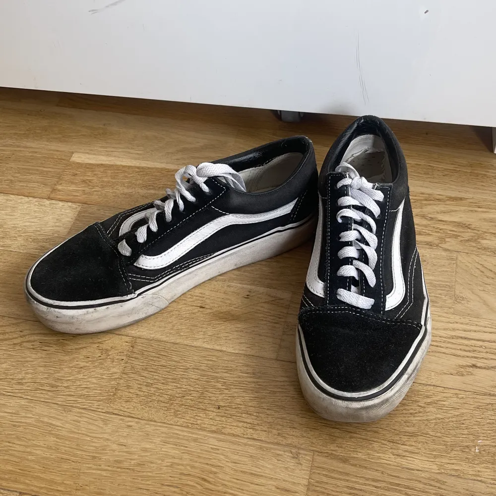 Vans old skool in black. Skor.