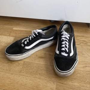 Vans old skool in black