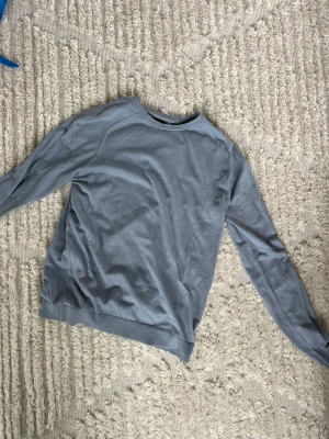 Massimo dutti tröja😍 - Overshirt i super fin blå färg, perfekt till hösten😍🍂