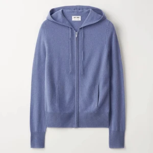 Soft goat zip hoodie - Säljer nu min knappt och sparsamt använda soft goat tröja som är helt slutsåld, jag köpte den för 2495 och den är nästintill nyskick!