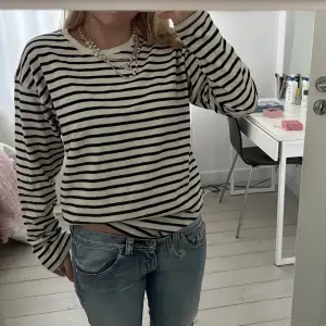 Snygg tröja från Zara perfekt till hösten🖤