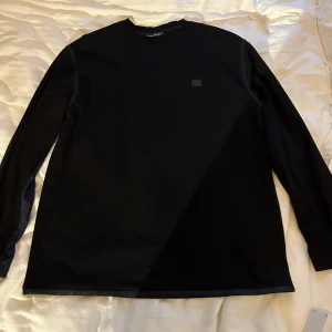 Acne studios Face Sweatshirt  - Acne studios face sweatshirt. Väl omhändertagen och bra skick