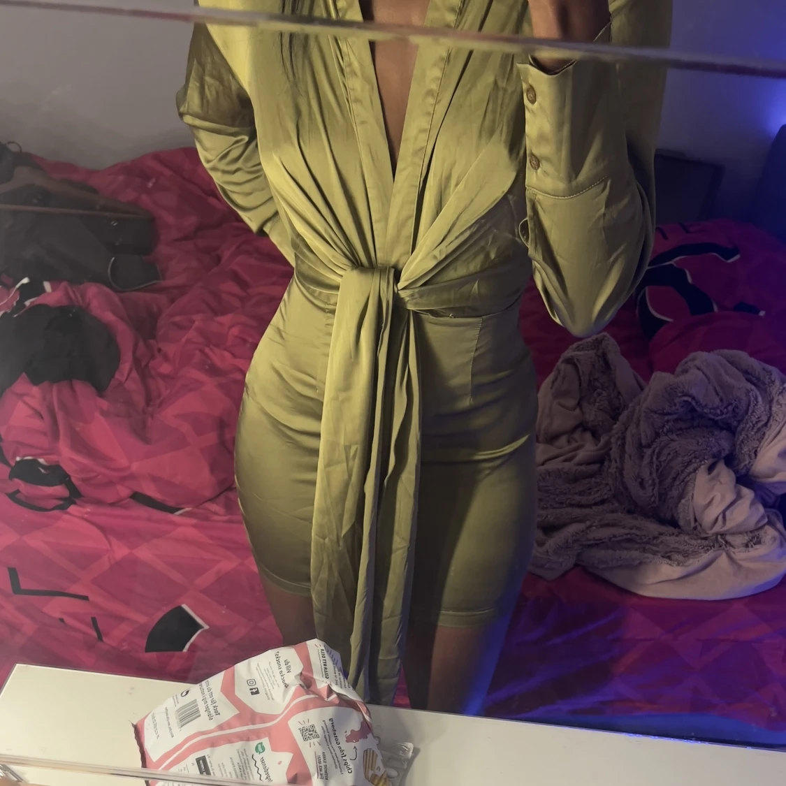 Olivgrön satin klänning  - 91