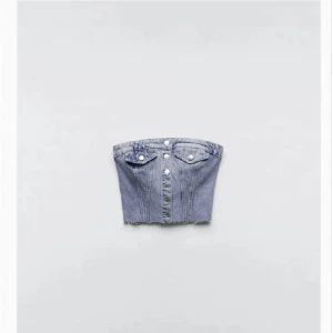 Zara jeans top - Kollar intresset för denna superfina Zara jeans topp, storlek S. Helt slutsåld. 💗 Budgivning