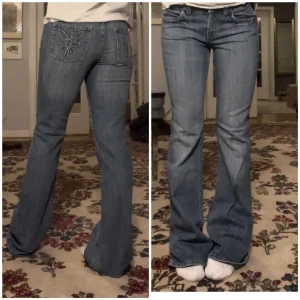 Low Waits jeans  - Säljer nu dessa jätte snygga jeansen då jag har många likadana! Så fina💕 Hör av er vid fler frågor! midjemått- 84, innerben 82