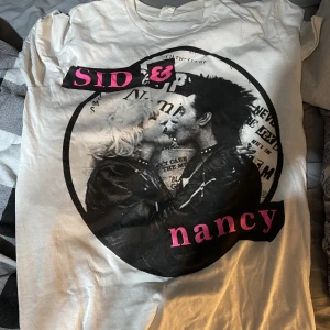 Sid and Nancy film t-shirt - T-shirt från filmen om Sid & Nancy, använt den innan men är fortfarande i bra skikt