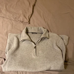 Massimo Dutti half zip - 10/10 skick i storlek M! Köpte står för frakt.