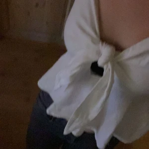 Snyggt linne från shein🙌🏽 - Super snyggt och gulligt linne, använt bara några gånger😻skriv för mer info❤️