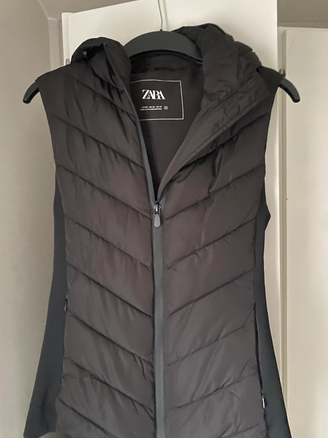 Zara väst - 90