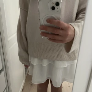kjol - söt Chelsea kjol i strl XS, men passar XS-M💓💓 går att använda som topp också!! nypris: 450 | inga defekter, sparsamt använd💓 