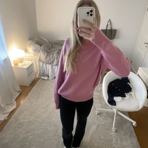 Rosa tröja - Stickad tröja från zara, sparsamt använd men är nopprig