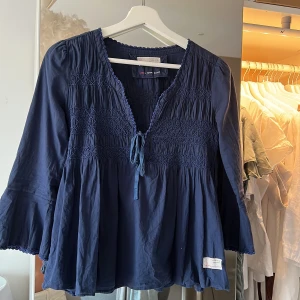 Odd Molly blus - Blus från Odd molly med trekvärtsarm 💓Bud på 300kr just nu. Kolla gärna min profil säljer fler blusar
