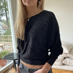 Topp - Säljer min supersnygga fest topp från ginatricot!💕