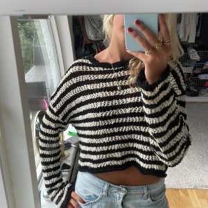 Randig tröja - Söt att ha som den är eller över något