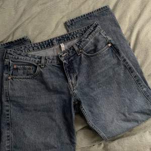 Ett par jeans i modellen Arrow Low , använda enstaka gånger så helt i nyskick! Nypris 590 kr! Pris kan diskuteras! 🩷