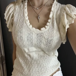 Zara topp - Lånad bild! Säljer exakt samma topp. Använd en gång så inga defekter. 