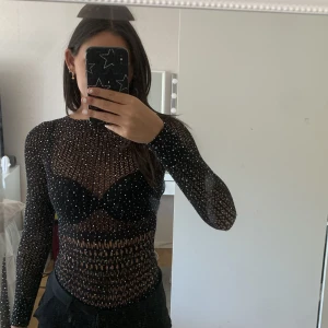 Topp - Säljer denna fest toppen som har används en gång 🖤