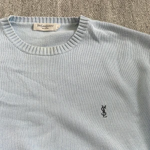 Ysl knitwear  - Ysl vintage knit i fint skick! Size L i sjukt snygg färg väldigt rare tröja🥶