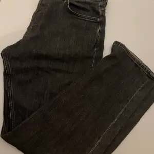 Weekday space jeans  Storlek 30/32