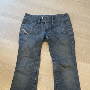 Diesel jeans - Skit snygga lågmidjade diesel jeans i botcut
