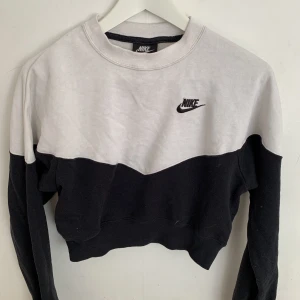 Nike hoodie  - Grå och svart nike hoodie