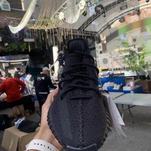 Yeezy boost 360 - Storlek 43 1/3