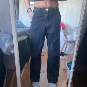 Byxor  - Oanvända baggy byxor 