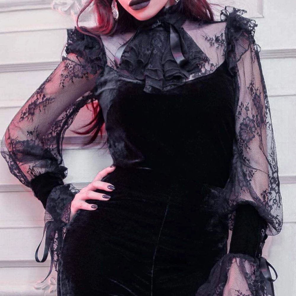Jätte fin Killstar blus, aldrig använd. Blusar.