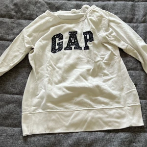 Tröja från gap🩵 - Passar perfekt med t ex blå jeans!