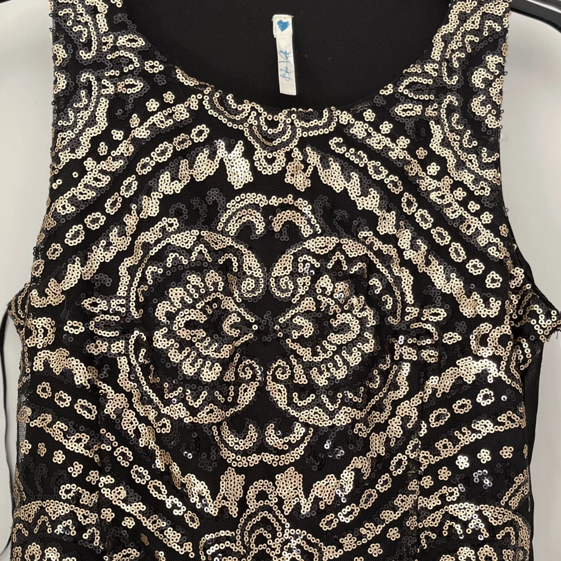 Oanvänd elegant klänning från Blue Vanilla st. S - 90