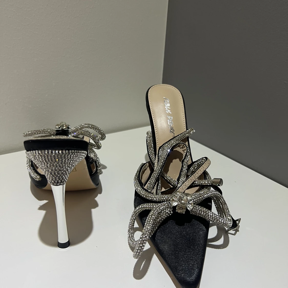 Svarta klackar  - 90