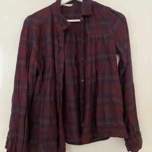 Rutin skjorta - Rutig skjorta från Hollister. M. 