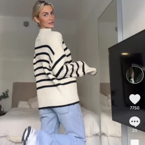 Randig tröja - Superfin randig tröja som använts max 2 gånger!! Jättefint skick!