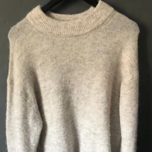 Beige stickad tröja - Beige stickad tröja❤️