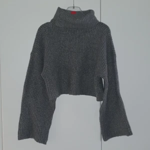 Polo tröja - Från monki i tjockt material.