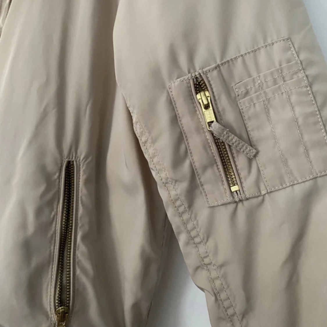 Beige bomberjacka - 90