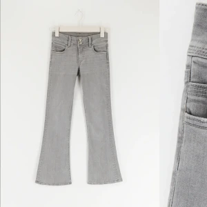 Low waist jeans  - Säljer dessa assnygga lågmidjade jeansen från GinaTricot i storlek 164. Passar mig som brukar ha 32-36. Säljer eftersom jag har snarlika jeans. Använda en gång. Säljs från 220 + frakt 