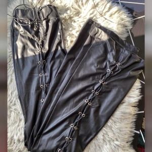 Svart byxor  - Helt nytt. Dm för mer detaljer 