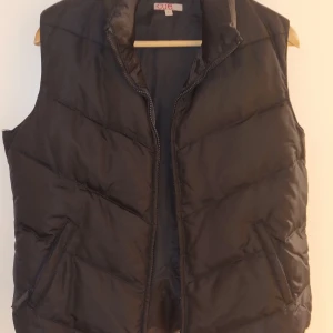 Väst - Köpt second hand