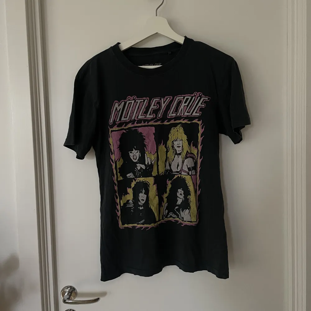 Mötley crüe merch som inte kommer till användning. Köpt från carlings . T-shirts.